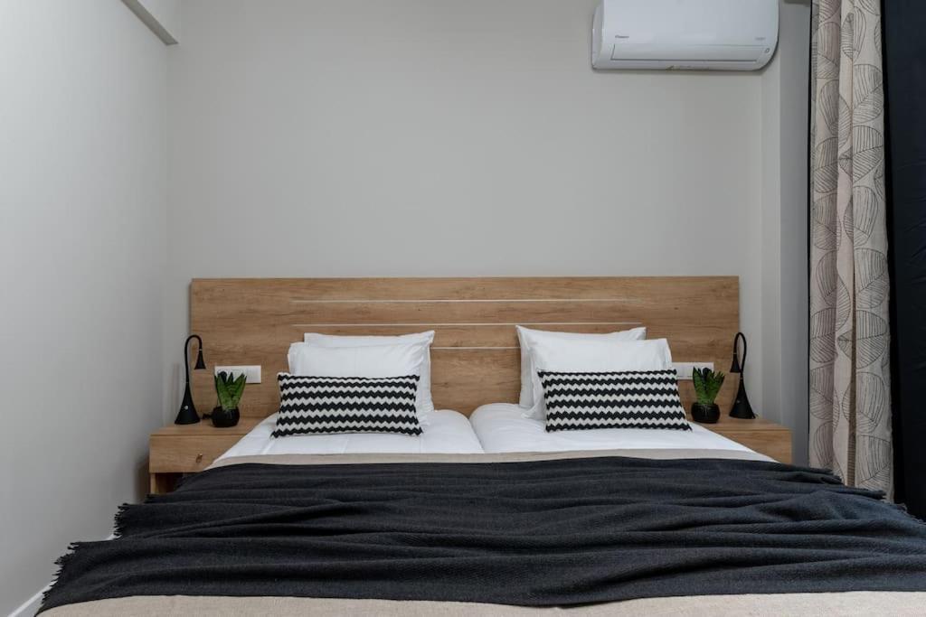 Stylish Abode Under Acropolis W/ Sunny Courtyard! Apartman Athén Kültér fotó