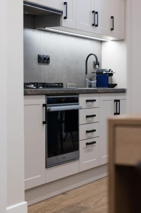 Stylish Abode Under Acropolis W/ Sunny Courtyard! Apartman Athén Kültér fotó
