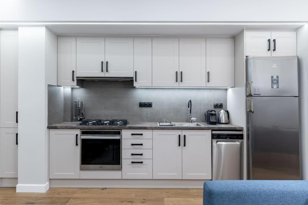 Stylish Abode Under Acropolis W/ Sunny Courtyard! Apartman Athén Kültér fotó