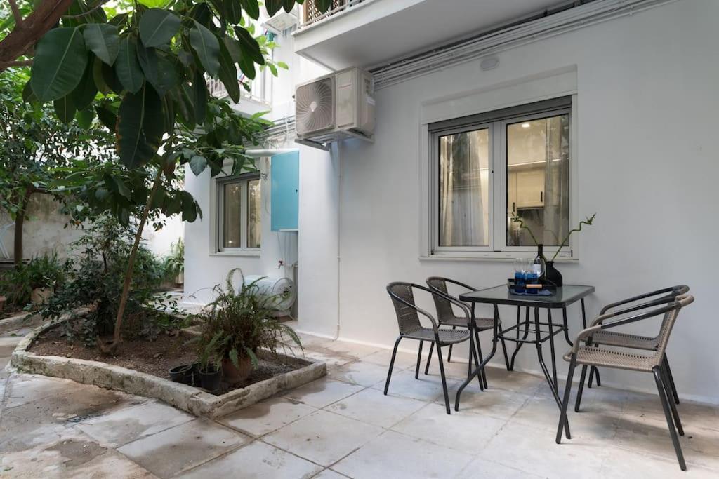 Stylish Abode Under Acropolis W/ Sunny Courtyard! Apartman Athén Kültér fotó